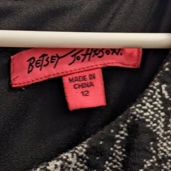 Betsey Johnson Black & White Floral Abstract Dress 12 - Picture 3 of 3